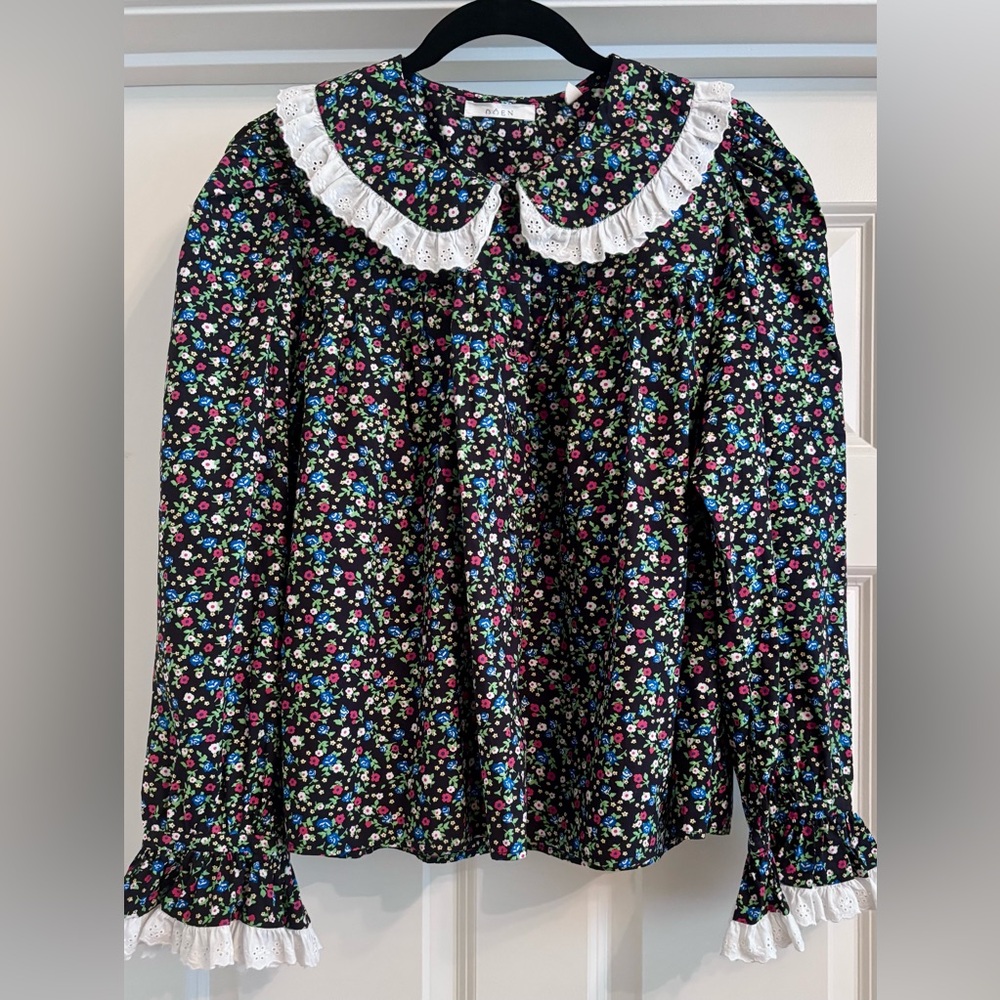 Doen Black Floral Blouse with White Lace